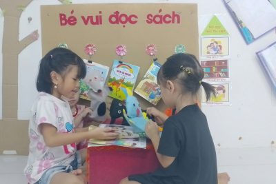 Góc thư viện trong trường mầm non